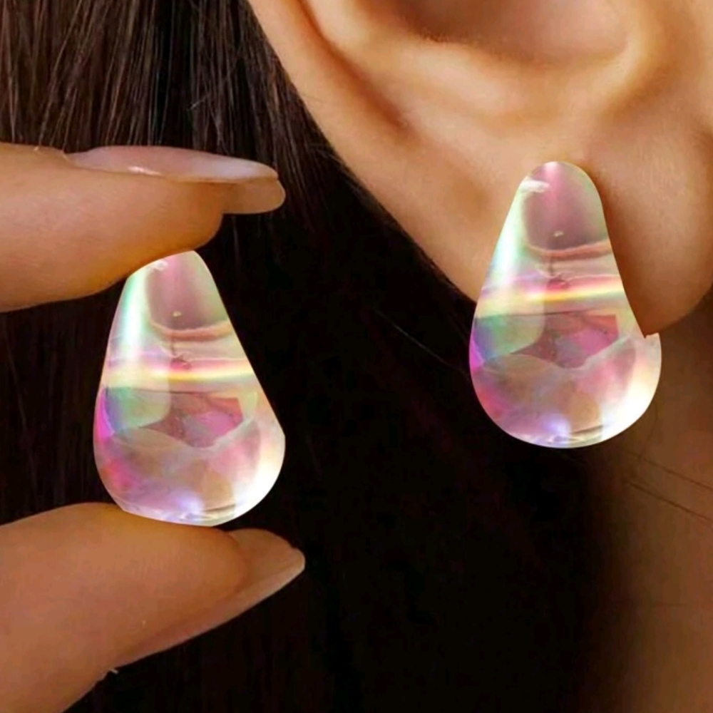 Petite lucite aurora borealis earrings; nwot